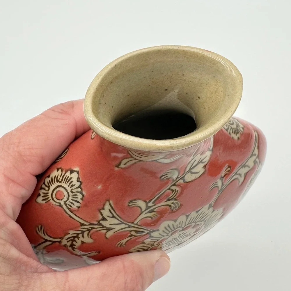 Vintage Chinoiserie Cizhou Style Red Ceramic Flat Pillow Vase Floral 5.5